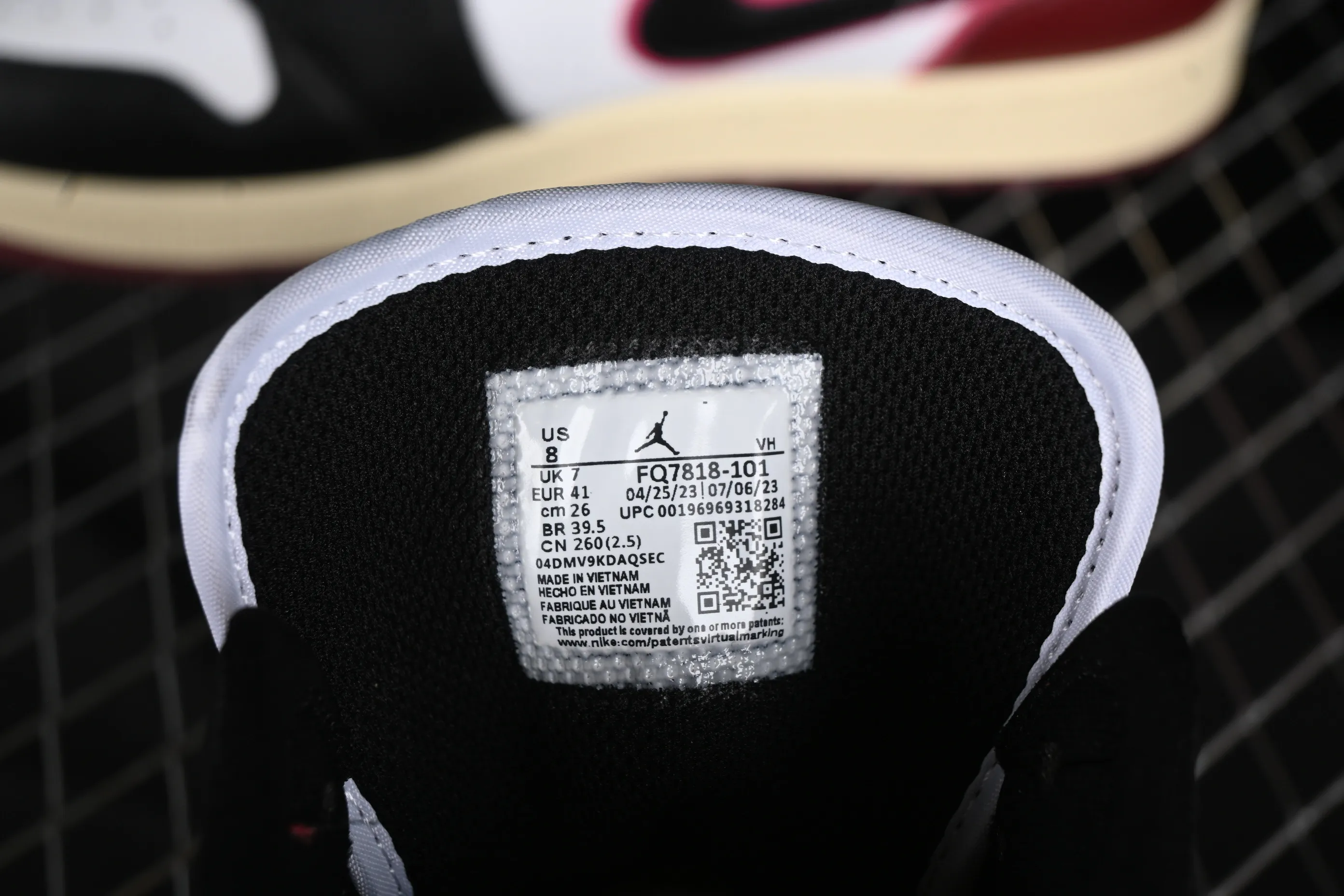 All categories Air Jordan Jordan series basketball shoes Air Jordan 1 Mid Air Jordan 1 Mid AJ1 Joe 1 snake pattern black and red toes Zhongbang basketball shoes FQ7818-101